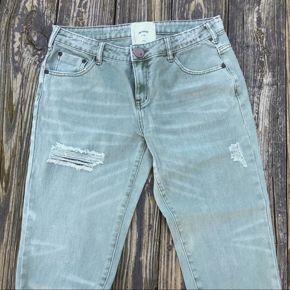 One Teaspoon | Quarter Length |Distressed Jeans - Picture 6 of 9